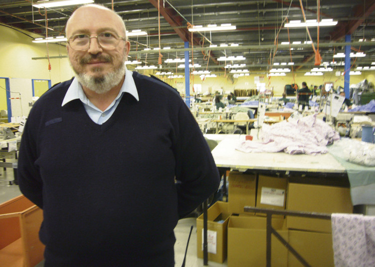 steve-williams-at-csi-textiles-workshop-at-lithgow-correctional-centre_1